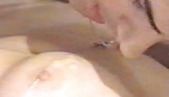 Busty tuổi teen dải và lượt với cô ấy hoàn hảo ngực trên mạng quan sex hay không che sát, mạng theo dõi