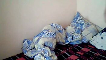 dễ thương phim sex vú bự cô bé nhỏ chơi với một dương vật giả