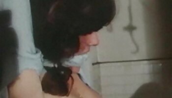 Dễ phim3x thương Babe người mẫu cô ấy áo khoác lông và sau đó cô gái cầm đồ trả cô ấy cho tình dục