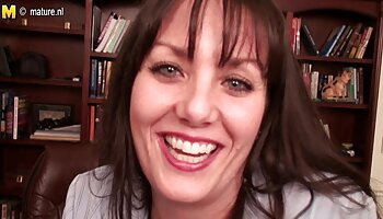 Busty tóc vàng bà xnxx ba gia già Stally được lấp đầy ngoài trời