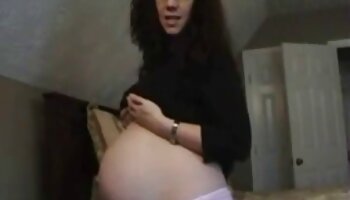 Busty vợ phimsexhay được uốn cong hơn và fucked qua một lớn vòi nước